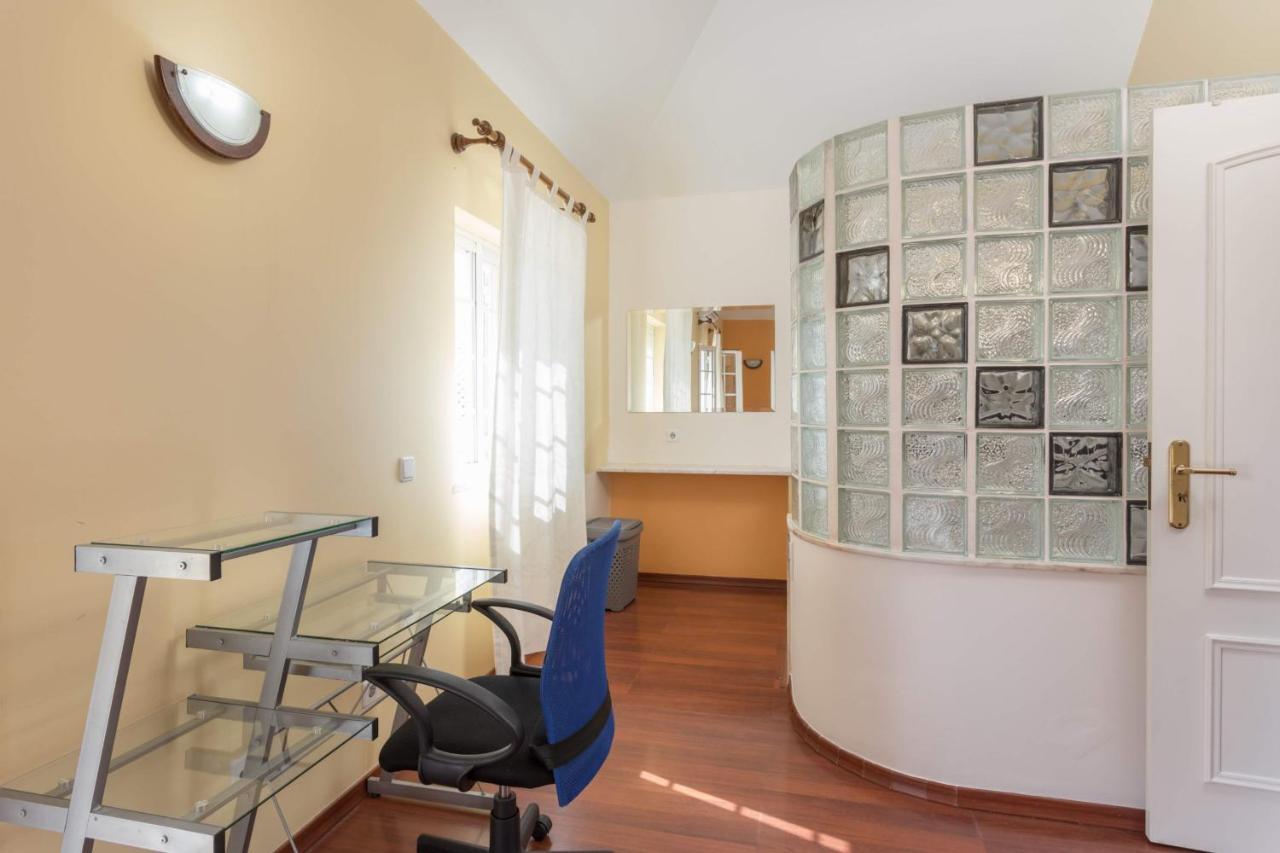 Family Meeting Point - V3 - Faro Villa Luaran gambar